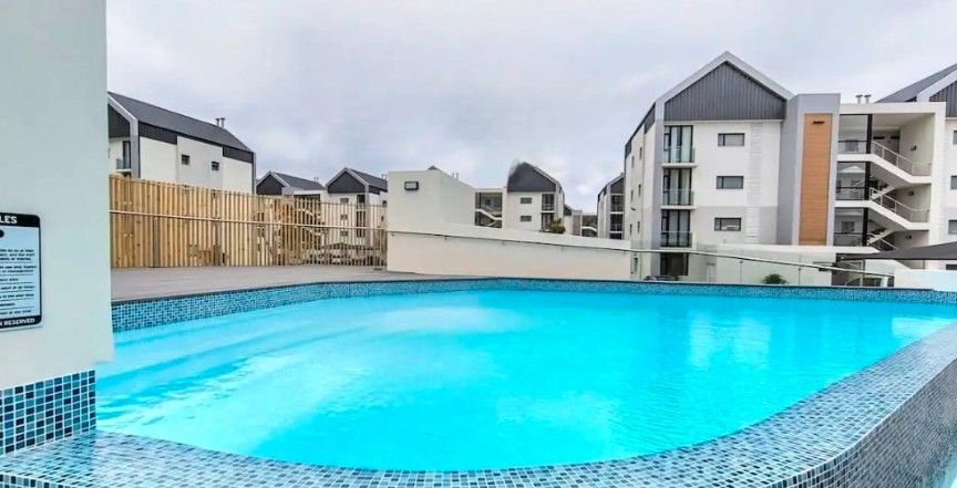 2 Bedroom Property for Sale in Summerstrand Eastern Cape